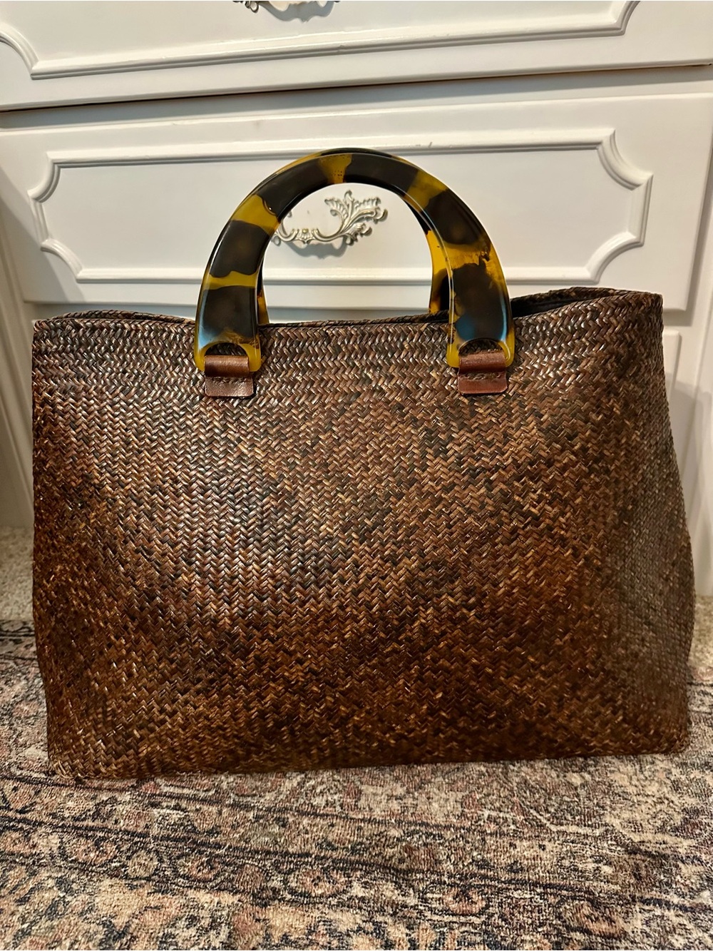 Asiaphile Los Angeles Woven Brown Straw Tote with Tortoiseshell Handle - Picture 1 of 12